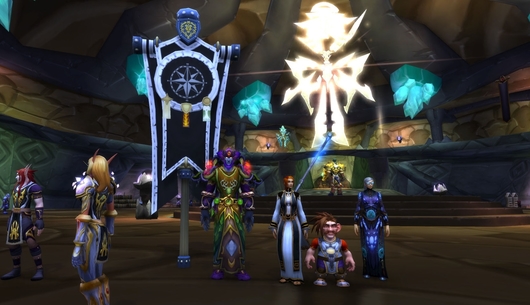 Oberster Naaru A'dal im Zentrum von Shattrath